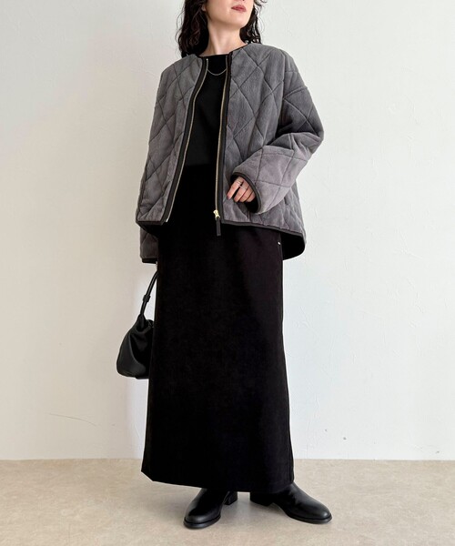 fredy emue（フレディエミュ）の「ファーキルトジップコート（ムートンコート・レディース・ブラウン/グレイッシュベージュ/チャコールグレー・38）」の10枚目の写真