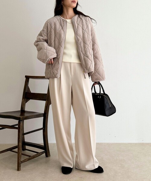 fredy emue（フレディエミュ）の「ファーキルトジップコート（ムートンコート・レディース・ブラウン/グレイッシュベージュ/チャコールグレー・38）」の20枚目の写真