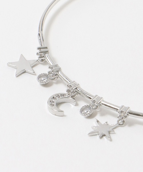 Three Four Time（ｽﾘｰﾌｫｰﾀｲﾑ）の「星月チャームバングル（バングル/リストバンド・レディース・シルバー/ゴールド・FREE）」の15枚目の写真