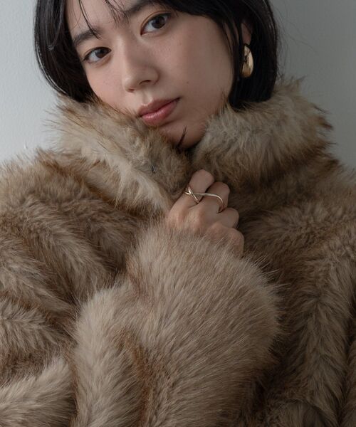 GALLEST（ギャレスト）の「【再入荷】フェイクファーブルゾン（ブルゾン・レディース・ダークグレー/こしょう色系・38）」の12枚目の写真