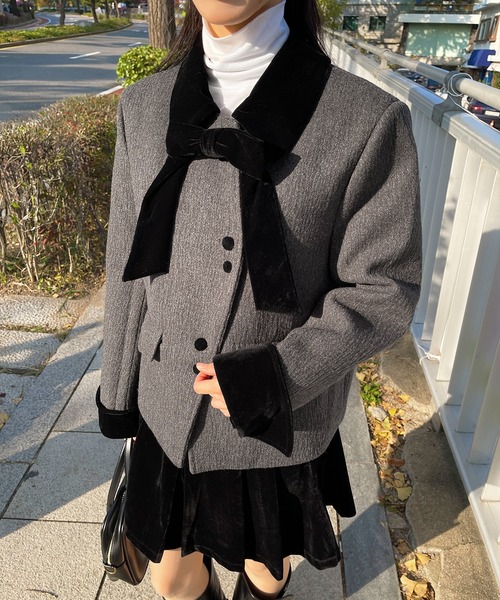 UNE MANSION（ユヌマンション）の「【SETUPアイテム】【取り外し可能なベルベットリボン付き】フロントアシンメトリーボタンツイードジャケット＆ベルベットプリーツミニスカートSET UP（ワンピース・レディース・アイボリー/ブラック・SMALL/MEDIUM）」の18枚目の写真