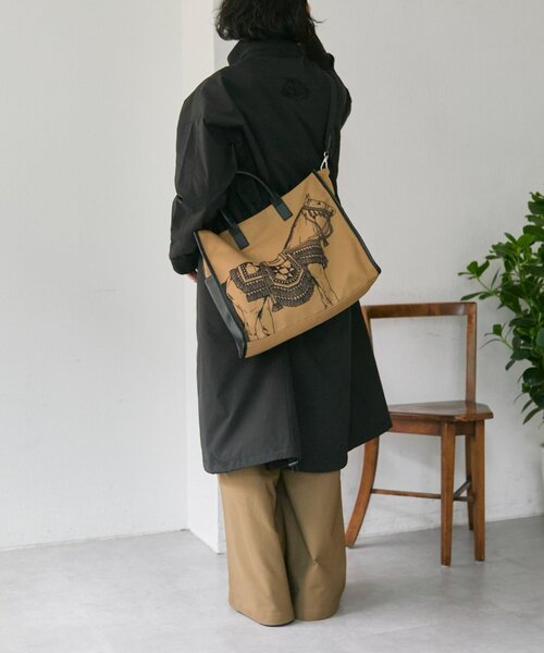 ear PAPILLONNER（イアパピヨネ）の「sampo×earホーストートバッグ《A4