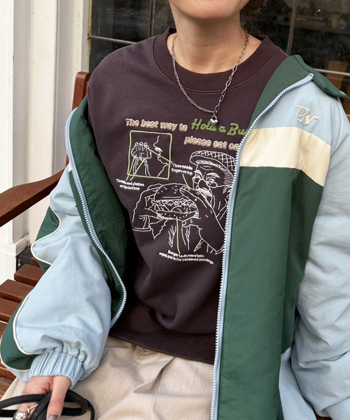 DOUBLE NAME（ダブルネーム）の「grandpa burger刺しゅうプルオーバー（スウェット・レディース・ベージュ/ブラック系/カーキ・FREE）」の2枚目の写真