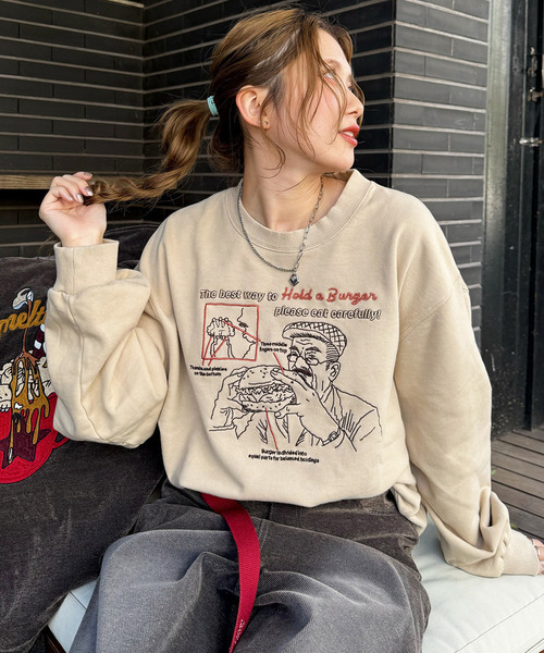 DOUBLE NAME（ダブルネーム）の「grandpa burger刺しゅうプルオーバー（スウェット・レディース・ベージュ/ブラック系/カーキ・FREE）」の4枚目の写真