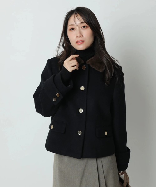 Apuweiser-riche（アプワイザーリッシェ）の「ステンカラーショートコート（ダウンジャケット/コート・レディース・ブラック/オフホワイト・1/2）」の2枚目の写真