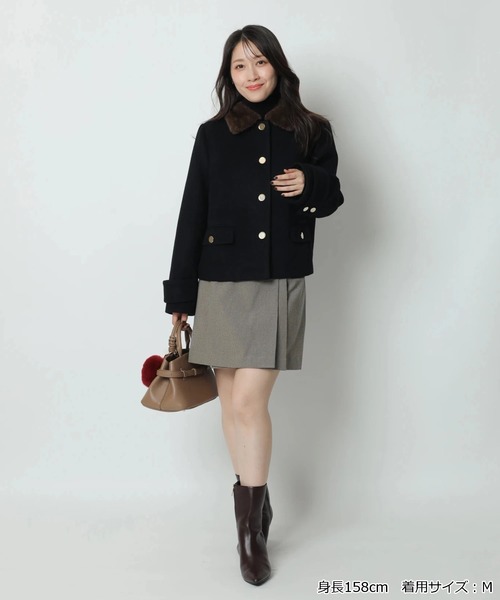 Apuweiser-riche（アプワイザーリッシェ）の「ステンカラーショートコート（ダウンジャケット/コート・レディース・ブラック/オフホワイト・1/2）」の3枚目の写真