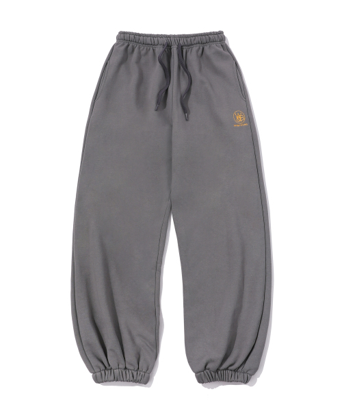 WYSE(ワイズ)の「シンボルロゴスウェットジョガーパンツチャコール(スウェットパンツ・メンズ・チャコール・SMALL/MEDIUM/LARGE)」の1枚目の写真