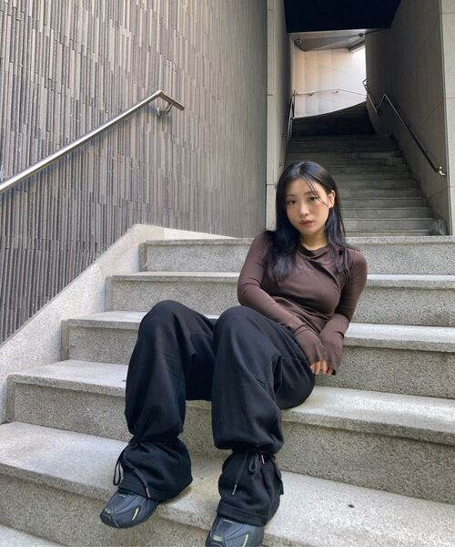 THREE TO EIGHTY（スリートゥエイティー）の「FOLD STRING SHIRRING PANTS BLACK（スウェットパンツ・レディース・その他・FREE）」の6枚目の写真