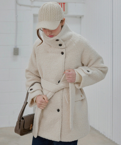 SLOWLOLLI（スローローリ）の「Neutral mood boucle coat_2 Colors（トレンチコート・レディース・アイボリー/カーキブラウン・FREE）」の5枚目の写真