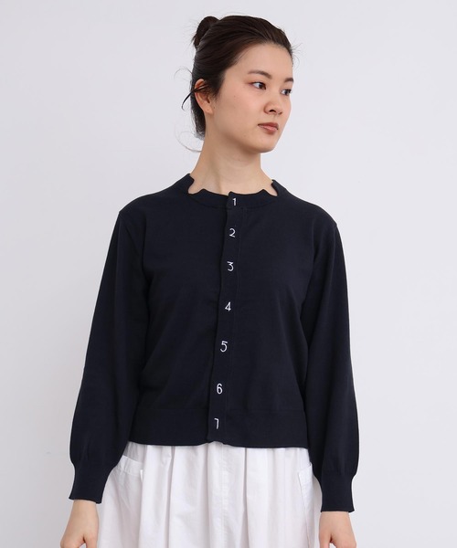 I am I in fact...（アイアムアイインファクト）の「コットン数字刺繍　クルーカーディガン（カーディガン/ボレロ・レディース・イエロー/ピンク/サックスブルー/チャコールグレー/グレー・FREE）」の2枚目の写真