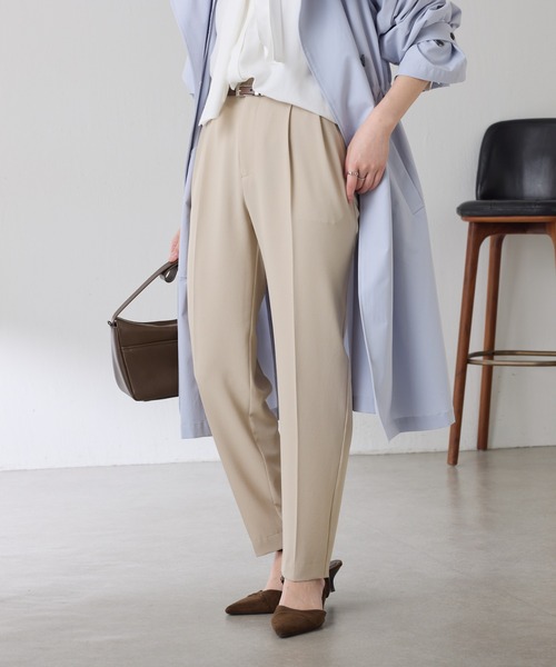 COLLAGE GALLARDAGALANTE(コラージュガリャルダガランテ)の「ジャージスリムテーパードパンツ/セットアップ可/高機能/WEB限定カラー展開/マイナス3kg(その他パンツ・レディース・ベージュ/ネイビー/ブラック/ライトブルー・0/1)」の2枚目の写真