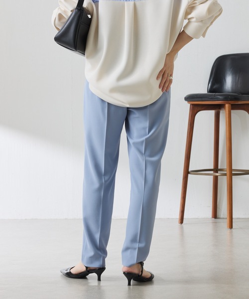 COLLAGE GALLARDAGALANTE(コラージュガリャルダガランテ)の「ジャージスリムテーパードパンツ/セットアップ可/高機能/WEB限定カラー展開/マイナス3kg(その他パンツ・レディース・ベージュ/ネイビー/ブラック/ライトブルー・0/1)」の16枚目の写真