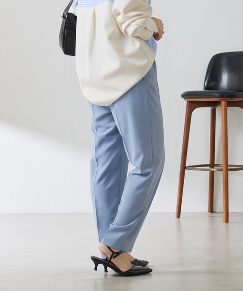 COLLAGE GALLARDAGALANTE(コラージュガリャルダガランテ)の「ジャージスリムテーパードパンツ/セットアップ可/高機能/WEB限定カラー展開/マイナス3kg(その他パンツ・レディース・ベージュ/ネイビー/ブラック/ライトブルー・0/1)」の17枚目の写真