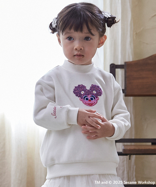 petit main(프티 마인)의 「【SESAME STREET】모티브 트레이너(스웨트)」｜오프 화이트