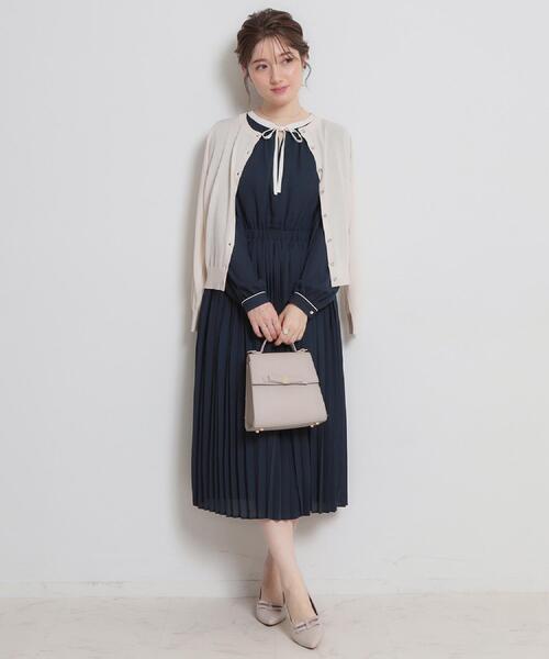 couture brooch（クチュールブローチ）の「【ハレの日・通勤】配色シフォンプリーツ ワンピース（ワンピース・レディース・ネイビー/ナチュラル・36/38/40/42）」の19枚目の写真