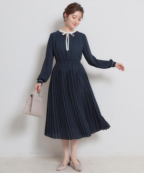couture brooch（クチュールブローチ）の「【ハレの日・通勤】配色シフォンプリーツ ワンピース（ワンピース・レディース・ネイビー/ナチュラル・36/38/40/42）」の18枚目の写真