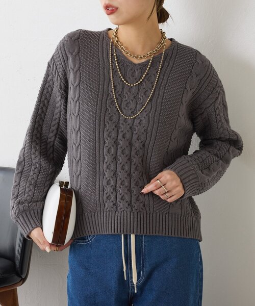 Jena espace merveilleux（ジェナ　エスパスメルヴェイユ）の「ケーブルVネックニット（ニット/セーター・レディース・オフホワイト/チャコールグレー/レモンイエロー・FREE）」の2枚目の写真