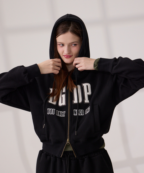 DANGLEDROP(ダングルドロップ)の「DGDPアップリケクロップフードジップブラック(パーカー・レディース・その他・M/S)」の4枚目の写真