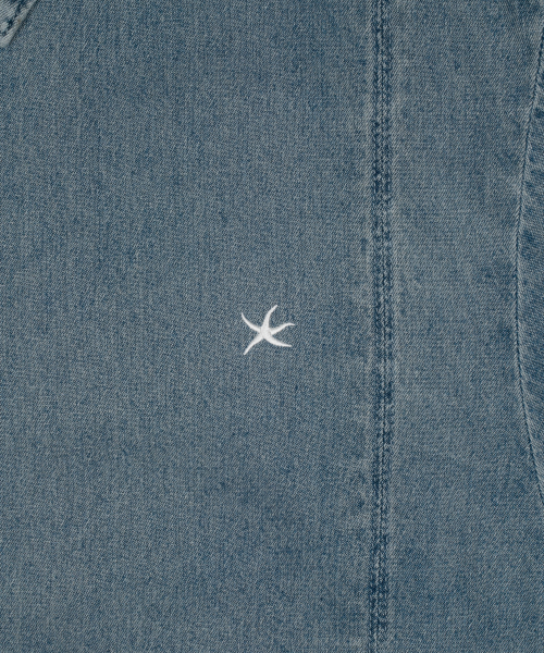 THECOLDESTMOMENT(ザコールデストモーメント)の「TCM mini logo denim half shirts (blue)(シャツ/ブラウス・メンズ・その他・ONE SIZE)」の4枚目の写真