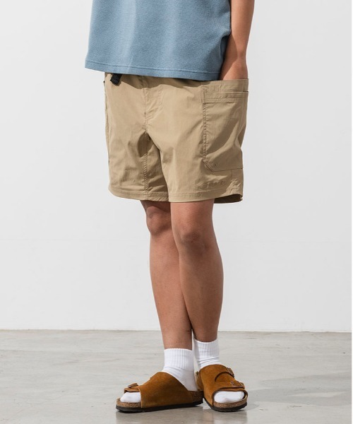 OFFSHORE(オフショア)の「UTILITY POCKETS SHORTS(その他パンツ・メンズ・ベージュ/ブラック・XL/L/M/S)」の2枚目の写真