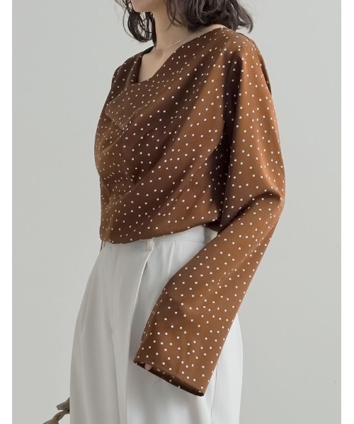 Re:EDIT（リエディ）の「[2026S/S COLLECTION]ドットドレープブラウス（シャツ/ブラウス・レディース・ブラウン/ブラック/アイボリー・MEDIUM/LARGE）」の10枚目の写真