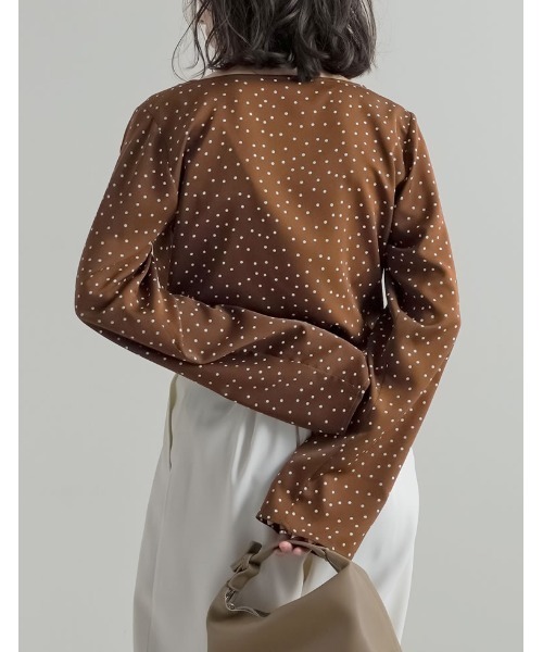 Re:EDIT（リエディ）の「[2026S/S COLLECTION]ドットドレープブラウス（シャツ/ブラウス・レディース・ブラウン/ブラック/アイボリー・MEDIUM/LARGE）」の11枚目の写真