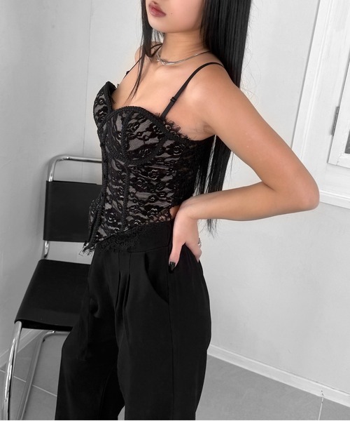 LVEU.（ラブユ.）の「【LVEU.】ランジェリーライクレースビスチェ / トップス キャミソール ビスチェ コルセット ランジェリー風 カップ付き ブラキャミ ブラック ホワイト ZOZOTOWN限定（キャミソール・レディース・ホワイト/ブラック・FREE）」の12枚目の写真