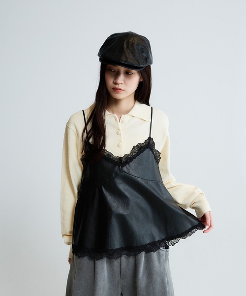 JEANASIS(ジーナシス)の「フェイクレザーレーストリムキャミ/650174(キャミソール・レディース・オフホワイト/ブラック・FREE)」の1枚目の写真