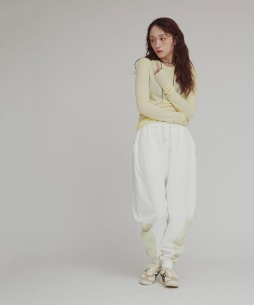 W:Huku(フーク)の「レッグパッチ スウェット カーヴィー パンツ / Leg Patch Sweatpants(スウェットパンツ・レディース・ブラック/杢グレー/オフホワイト・FREE)」の8枚目の写真