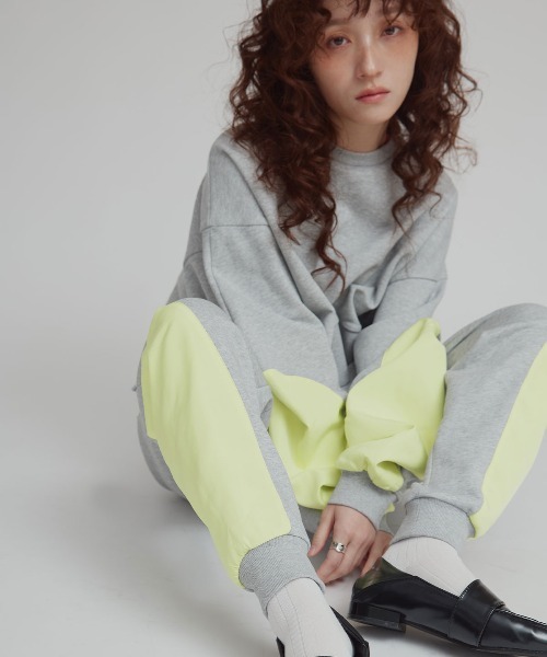 W:Huku(フーク)の「レッグパッチ スウェット カーヴィー パンツ / Leg Patch Sweatpants(スウェットパンツ・レディース・ブラック/杢グレー/オフホワイト・FREE)」の18枚目の写真