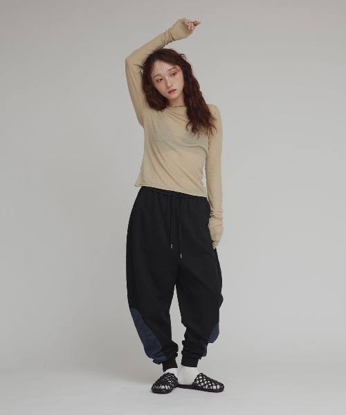 W:Huku(フーク)の「レッグパッチ スウェット カーヴィー パンツ / Leg Patch Sweatpants(スウェットパンツ・レディース・ブラック/杢グレー/オフホワイト・FREE)」の20枚目の写真