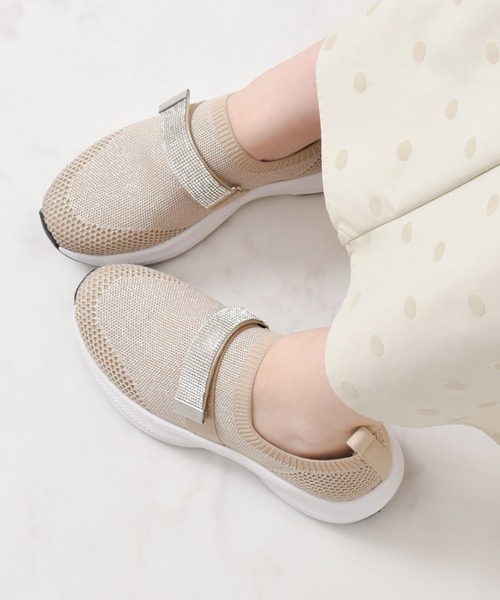 Bridget Birkin(ブリジットバーキン)の「【Bridget Birkin】ベルトストーンニットスニーカー(565012)(スニーカー・レディース・ブラック/ライトグレー/ベージュ・M/L/LL/S)」の3枚目の写真