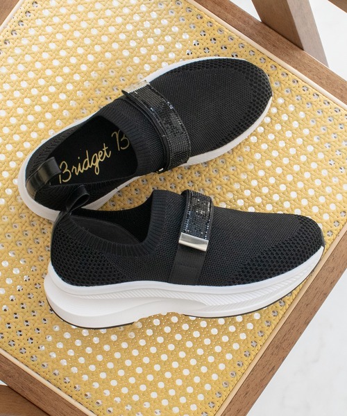 Bridget Birkin(ブリジットバーキン)の「【Bridget Birkin】ベルトストーンニットスニーカー(565012)(スニーカー・レディース・ブラック/ライトグレー/ベージュ・M/L/LL/S)」の2枚目の写真