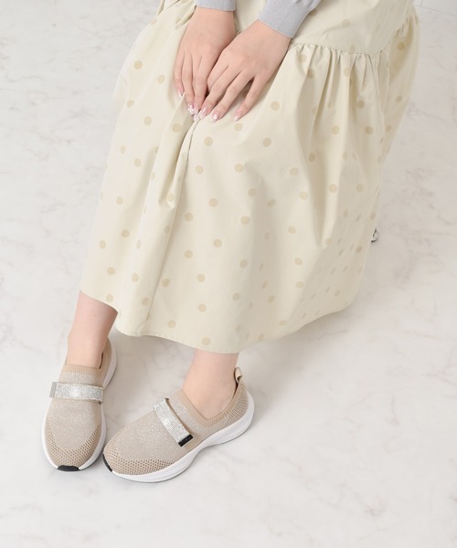 Bridget Birkin(ブリジットバーキン)の「【Bridget Birkin】ベルトストーンニットスニーカー(565012)(スニーカー・レディース・ブラック/ライトグレー/ベージュ・M/L/LL/S)」の5枚目の写真