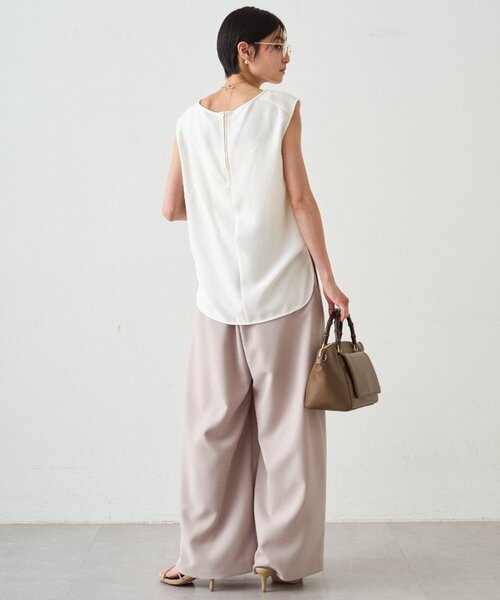 LOUNGEDRESS(ラウンジドレス)の「ダブルジョーゼットノースリブラウス 夏服(シャツ/ブラウス・レディース・オフホワイト/ブラック/ブラウン・FREE)」の8枚目の写真
