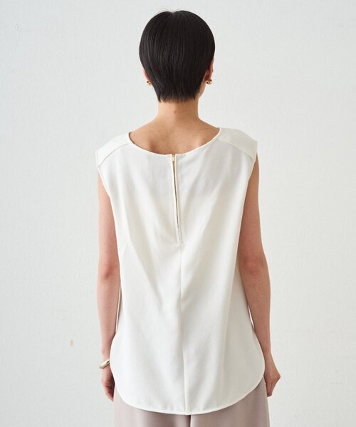 LOUNGEDRESS(ラウンジドレス)の「ダブルジョーゼットノースリブラウス 夏服(シャツ/ブラウス・レディース・オフホワイト/ブラック/ブラウン・FREE)」の17枚目の写真