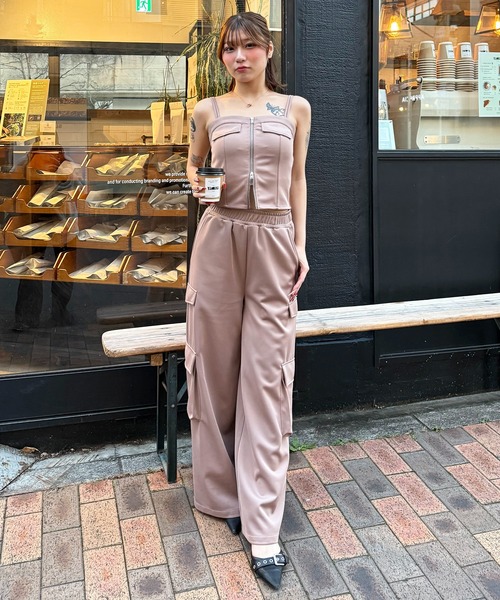 SPIRALGIRL(スパイラルガール)の「ダブルZIPキャミパンツセットアップ(セットアップ・レディース・グレー/ブラック/ベージュ・FREE)」の4枚目の写真