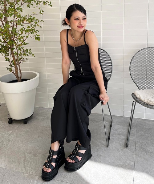 SPIRALGIRL(スパイラルガール)の「ダブルZIPキャミパンツセットアップ(セットアップ・レディース・グレー/ブラック/ベージュ・FREE)」の7枚目の写真