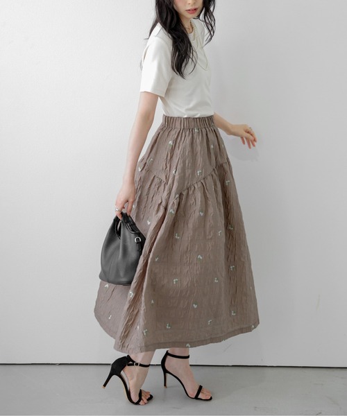 AMELY(エミリー)の「小花柄ギャザーフレアスカート(スカート・レディース・ブラック/ベージュ/ホワイト・フリー)」の22枚目の写真