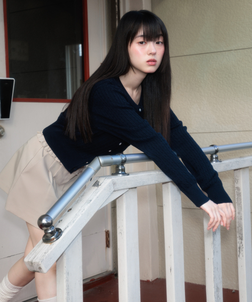 ROSEFRANTZ（ロゼフランツ）の「Cable Knit Basic Cardigan [Navy]（カーディガン/ボレロ・レディース・ネイビー・OS）」の11枚目の写真