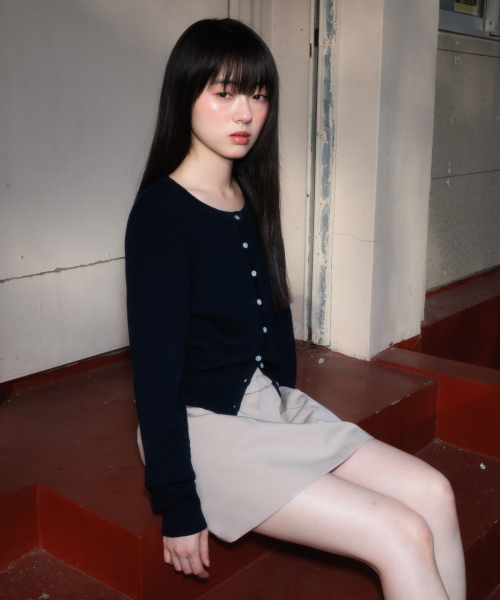 ROSEFRANTZ（ロゼフランツ）の「Cable Knit Basic Cardigan [Navy]（カーディガン/ボレロ・レディース・ネイビー・OS）」の3枚目の写真
