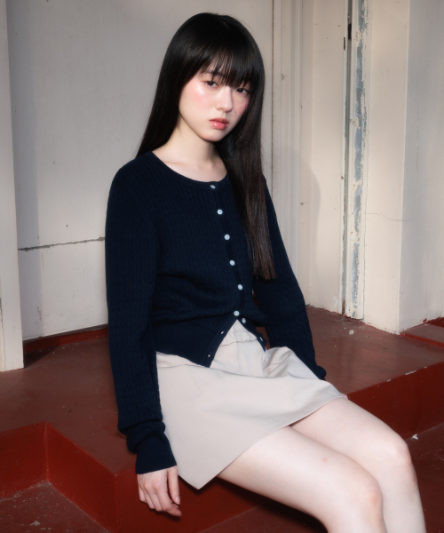 ROSEFRANTZ（ロゼフランツ）の「Cable Knit Basic Cardigan [Navy]（カーディガン/ボレロ・レディース・ネイビー・OS）」の4枚目の写真