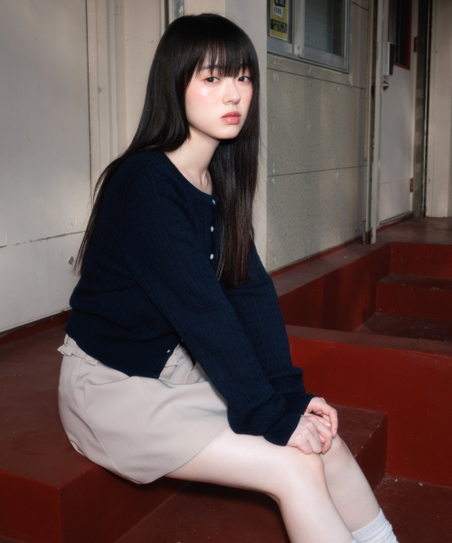 ROSEFRANTZ（ロゼフランツ）の「Cable Knit Basic Cardigan [Navy]（カーディガン/ボレロ・レディース・ネイビー・OS）」の6枚目の写真