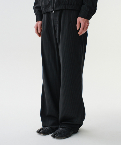 DIVEIN(ダイブイン)の「LOUNGE PIN STRIPE FLARE PANTS (BLACK)(スラックス・メンズ・その他・0/1/2)」の1枚目の写真
