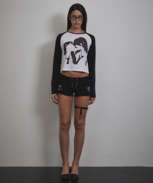 VOONT(ブント)の「Kiss Me Graphic Long Sleeve (BLACK)(Tシャツ/カットソー・レディース・ブラック・SMALL/MEDIUM)」の15枚目の写真