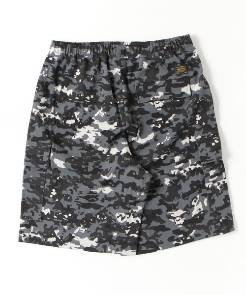 A BATHING APE(アベイシングエイプ)の「MULTI PIXEL CAMO BAPE STA LOGO CARGO RELAXED FIT SWEAT SHORTS(スウェットパンツ・メンズ・ブラック/グリーン・XX-LARGE/MEDIUM/SMALL/X-LARGE/LARGE)」の13枚目の写真