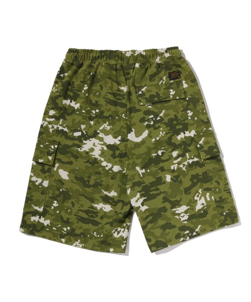 A BATHING APE(アベイシングエイプ)の「MULTI PIXEL CAMO BAPE STA LOGO CARGO RELAXED FIT SWEAT SHORTS(スウェットパンツ・メンズ・ブラック/グリーン・XX-LARGE/MEDIUM/SMALL/X-LARGE/LARGE)」の4枚目の写真