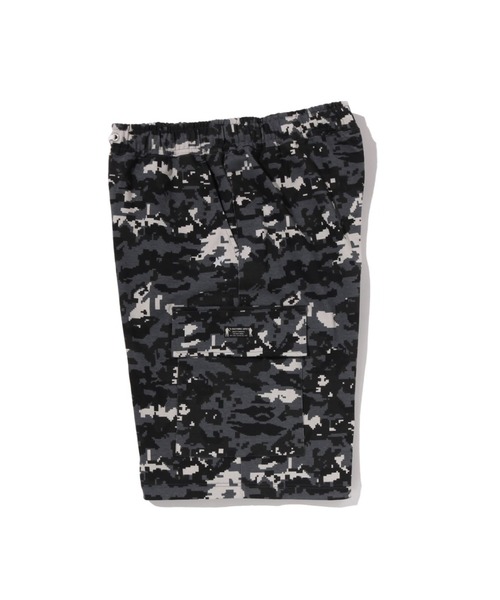 A BATHING APE(アベイシングエイプ)の「MULTI PIXEL CAMO BAPE STA LOGO CARGO RELAXED FIT SWEAT SHORTS(スウェットパンツ・メンズ・ブラック/グリーン・XX-LARGE/MEDIUM/SMALL/X-LARGE/LARGE)」の5枚目の写真