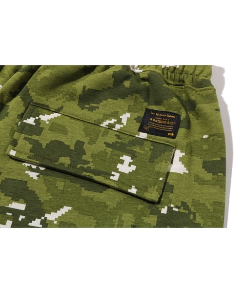 A BATHING APE(アベイシングエイプ)の「MULTI PIXEL CAMO BAPE STA LOGO CARGO RELAXED FIT SWEAT SHORTS(スウェットパンツ・メンズ・ブラック/グリーン・XX-LARGE/MEDIUM/SMALL/X-LARGE/LARGE)」の12枚目の写真