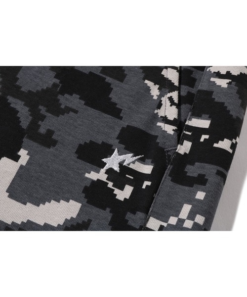 A BATHING APE(アベイシングエイプ)の「MULTI PIXEL CAMO BAPE STA LOGO CARGO RELAXED FIT SWEAT SHORTS(スウェットパンツ・メンズ・ブラック/グリーン・XX-LARGE/MEDIUM/SMALL/X-LARGE/LARGE)」の7枚目の写真